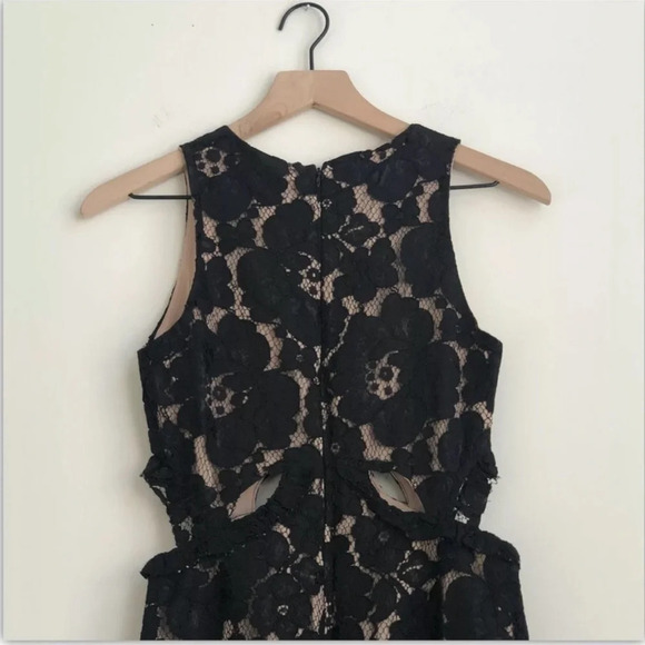 New Wayf Drake Black Cutout Lace cocktail Dress Sleeveless size small - Picture 9 of 12